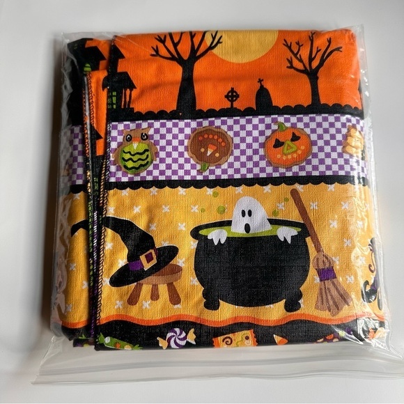 Walmart Set of 2 Halloween Vinyl Tablecloths with Flannel Backs - Picture 5 of 6